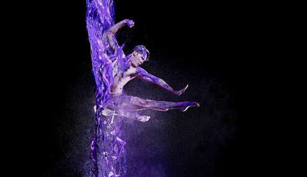Photograph Stuart Fisher Splashdance on One Eyeland